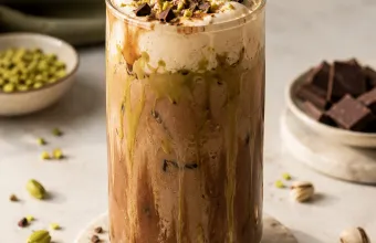 Pistachio Mocha: Ο καφές που θυμίζει σοκολάτα Ντουμπάι!