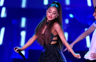Instagram: Η Ariana Grande έγινε ξανθιά