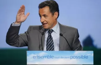 Σαρκοζί προειδοποιεί Μακρόν: Η απόφαση για πρόωρες εκλογές μπορεί να βυθίσει τη Γαλλία στο χάος 