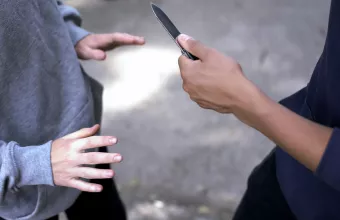 Επίθεση με μαχαίρι