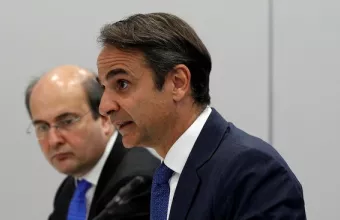 Οριστικοποιούνται οι αποφάσεις για τον κατώτατο μισθό- Συνάντηση Μητσοτάκη με Χατζηδάκη στο Μαξίμου