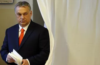 Θρίλερ με το εμπάργκο στο ρωσικό πετρέλαιο: Οι Ευρωπαίοι πιέζουν, επιμένει στο «βέτο» η Βουδαπέστη