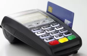 Ταμειακές και POS σε απευθείας σύνδεση με την Εφορία - Παρεμβάσεις για τη φοροδιαφυγή