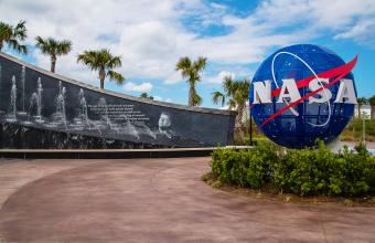 Κορωνοϊός: κρούσματα στη NASA- Αναστέλλει δοκιμές για αποστολή στη Σελήνη