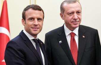 «Τρικλοποδιά» Μακρόν σε Ερντογάν: Πώς η Γαλλία εξοστρακίζει την Τουρκία από τη Λιβύη