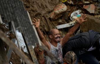 Βραζιλία: Τους 104 έφτασαν οι νεκροί από τις πλημμύρες και τις κατολισθήσεις-Δείτε βίντεο και φωτογραφίες