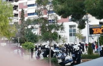 Αστυνομική βία και καταστολή στη Νέα Σμύρνη καταγγέλλουν ΚΙΝΑΛ, ΚΚΕ, ΜέΡΑ25
