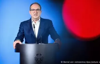 Συζήτηση πολέμου στα σχολεία