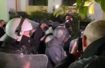 Η στιγμή της αποχώρησης της Ρούλας Πισπιρίγκου από τα δικαστήρια - Δείτε βίντεο