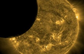 NASA: Για πρώτη φορά έκλειψη ηλίου από τόσο κοντά