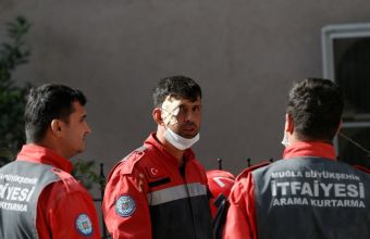 Τουρκία: Τους 102 έφτασαν οι νεκροί από τον σεισμό