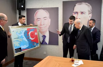 Αντί για τα..πολυτελή φρούτα οι Τούρκοι χόρτασαν στο Μπαϊράμι με εθνικισμό Μπαχτσελί!