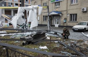 Interfax: 19 άμαχοι έπεσαν νεκροί στο Ντονέτσκ από πυρά του ρωσικού πυροβολικού 