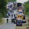 Ασθενοφόρα και αστυνομία ανασύρουν σορούς μεταναστών από φορτηγό στις ΗΠΑ