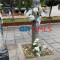Θεσσαλονίκη: Λευκά λουλούδια στο σημείο που παρασύρθηκε η 21χρονη