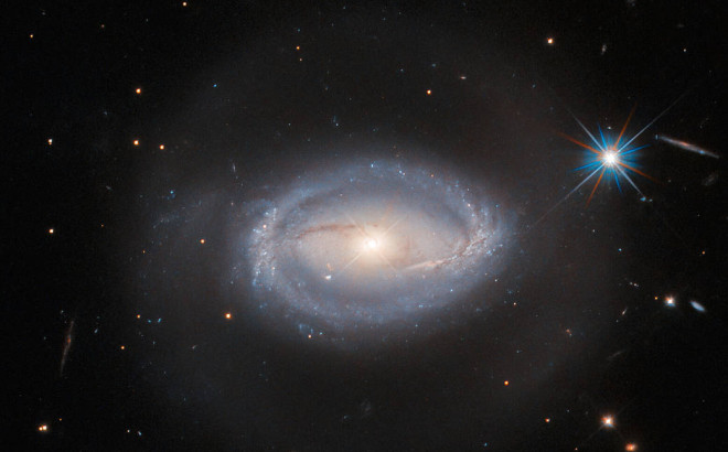Το Hubble της NASA βλέπει ένα συναρπαστικό ενεργό γαλαξία