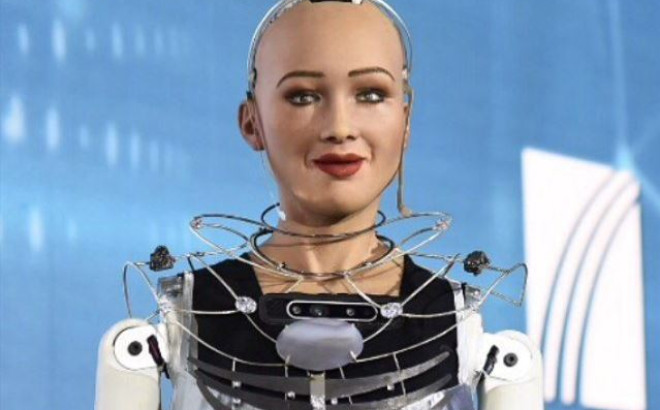 Στο Ηράκλειο η Sophia, το διασημότερο ανθρωπόμορφο ρομπότ