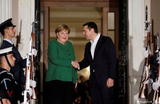 Γερμανικός Τύπος: Γιατί είναι ξαφνικά ευπρόσδεκτη η Μέρκελ στην Ελλάδα;