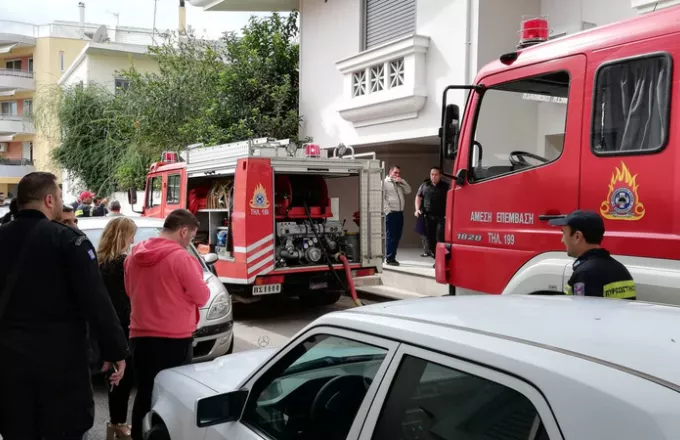 Πυρκαγιά σε πολυκατοικία στις Σέρρες. Εννέα άτομα στο νοσοκομείο	