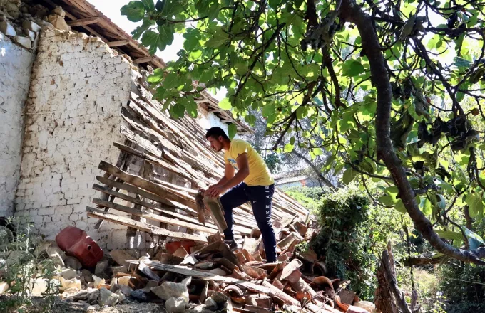 Σεισμός: Ανθρωπιστική βοήθεια στην Αλβανία έστειλε η Ελλάδα