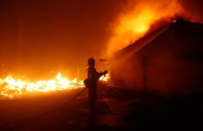 Πυρκαγιά σε εργοστάσιο στην πόλη Ανγιάνγκ της Κίνας