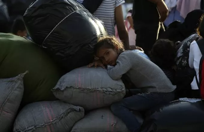 Στη Χίο μεταφέρθηκαν οι υπόλοιποi 27 μετανάστες και πρόσφυγες που εντοπίστηκαν σε ιστιοφόρο στα Ψαρά