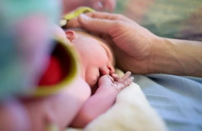 Θεσσαλονίκη: Βρέθηκε η μητέρα που εγκατέλειψε το μωρό της λίγες ώρες μετά τη γέννα