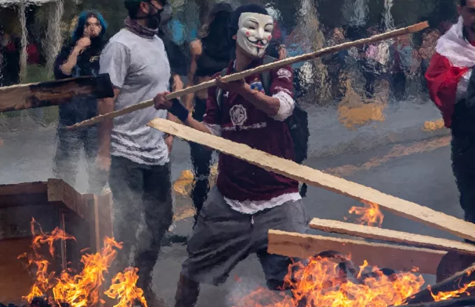 Χιλή: Τρείς νεκροί σε ταραχές στο Σαντιάγο