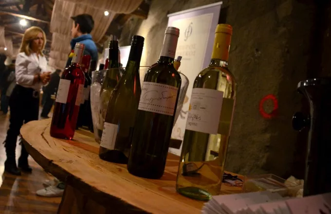 FT: Διθύραμβοι για το ελληνικό κρασί, αλλά δυσεύρετο στο εξωτερικό