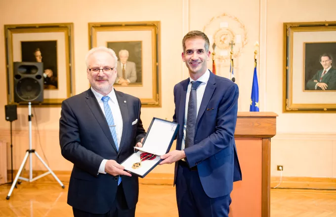 Το μετάλλιο του Δήμου Αθηναίων απένειμε στον Πρόεδρο της Λετονίας ο Κώστας Μπακογιάννης