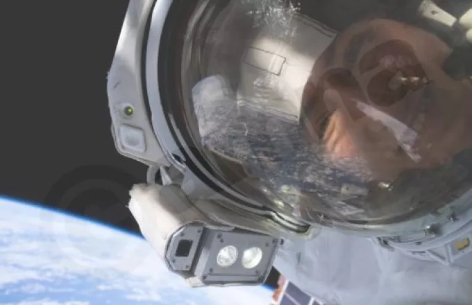 NASΑ: Διαστημική selfie απο την γυναίκα αστροναύτη