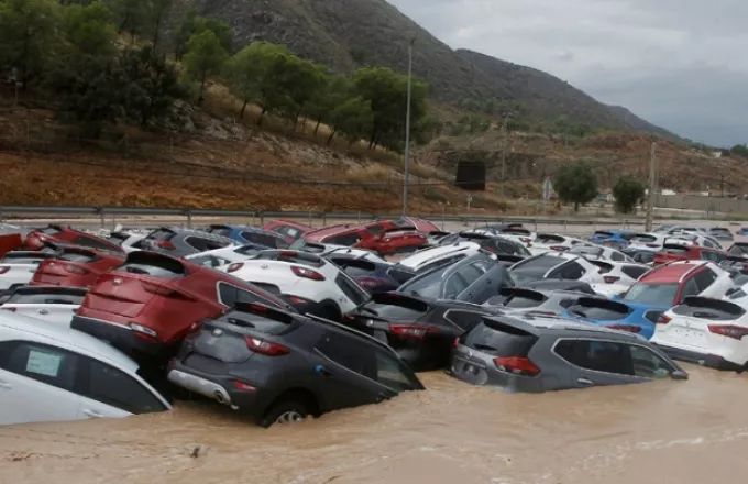 Ισπανία: Ένας νεκρός και δύο αγνοούμενοι από τις σφοδρές βροχοπτώσεις 