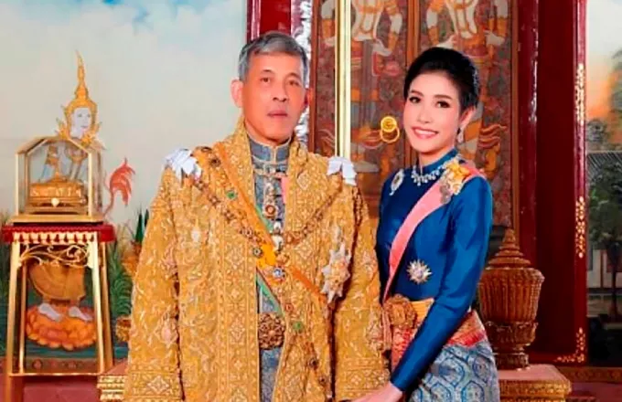 Ταϊλάνδη: Ο βασιλιάς αφαίρεσε τα αξιώματα της «φιλόδοξης» συντρόφου του