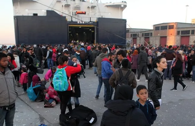 Σύμη: Για το λιμάνι της Ελευσίνας με 389 πρόσφυγες αναχώρησε το αρματαγωγό «Ικαρία»