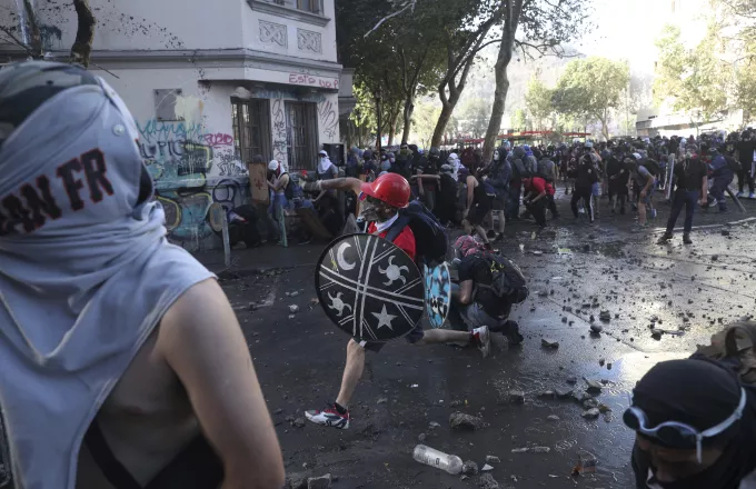 Χιλή: Νέα βίαια επεισόδια, λεηλασίες και εμπρησμοί στις κινητοποιήσεις