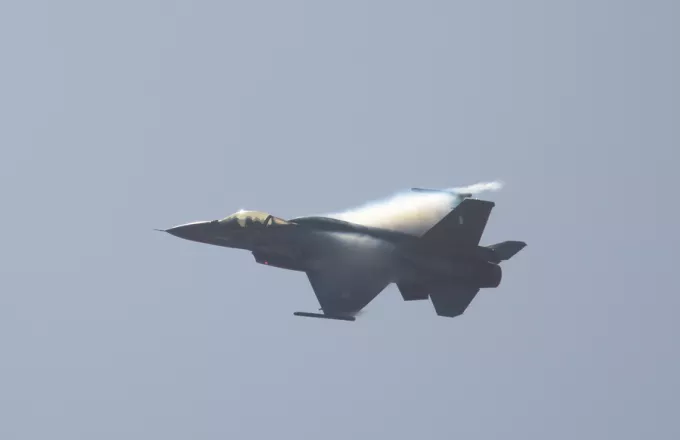 Πτήση τουρκικών F-16 πάνω από τη Ρω