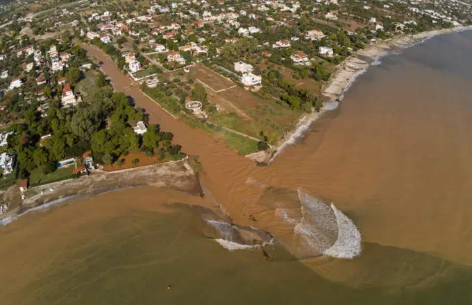 Η καταστροφή στην Κινέττα από ψηλά - Εικόνες από drone (pics)