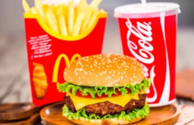 Πως η McDonald's επιδιώκει να μειώσει τα κόστη και να αυξήσει την παραγωγή