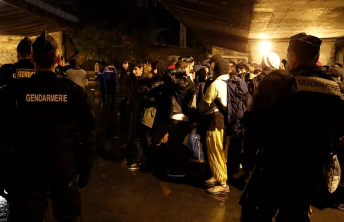 Παρίσι: Επιχείρηση - μαμούθ για την απομάκρυνση 1.600 μεταναστών από καταυλισμούς