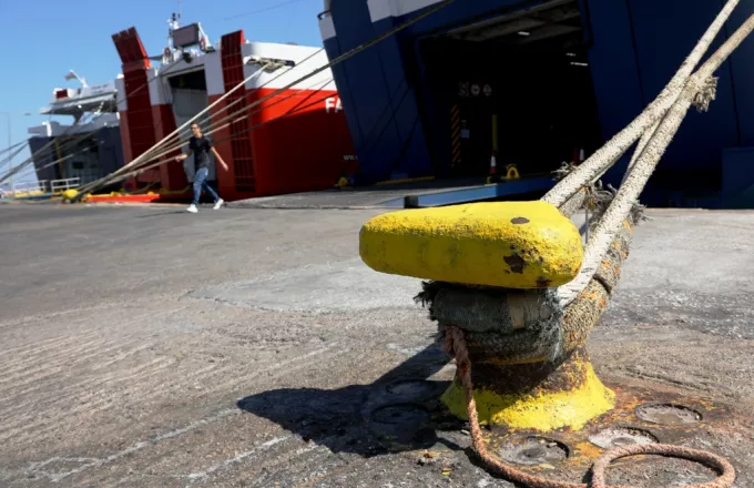 Σταθερή η κίνηση στα λιμάνια της Αττικής: Πόσα πλοία κι επιβάτες αναχώρησαν για τα νησιά