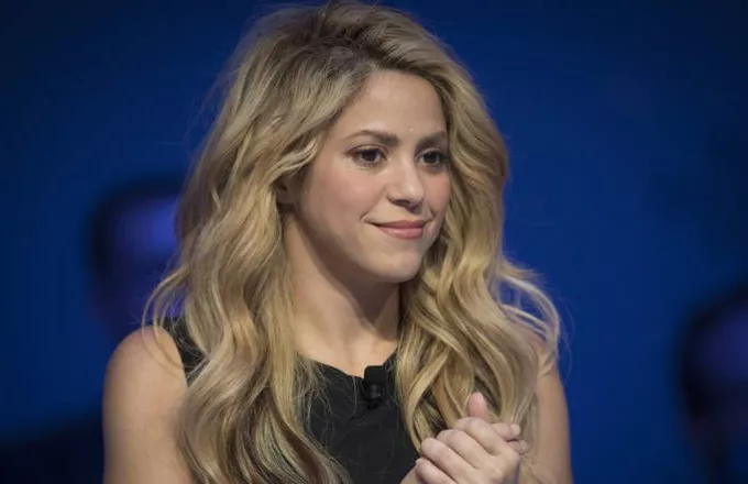 Η Shakira σχολιάζει τις πιο εντυπωσιακές εμφανίσεις της (vid)
