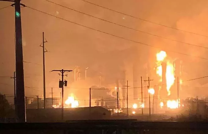 Τέξας: Οι Αρχές διέταξαν εκκενώσεις πόλεων μετά από νέα έκρηξη σε εργοστάσιο χημικών