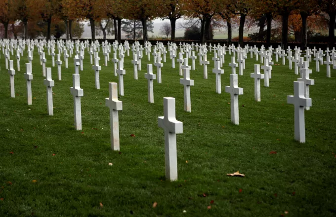 Γαλλία: Πάνω από 100 μνήματα βεβηλώθηκαν σε εβραϊκό κοιμητήριο στην περιοχή Μπα Ρεν