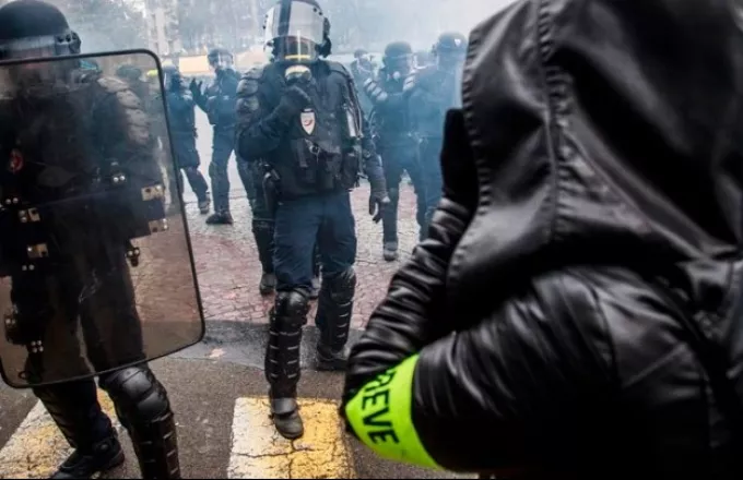 Γαλλία: Οι ποινές αστυνομικών για βία κατά διαδηλωτών των «Κίτρινων Γιλέκων»