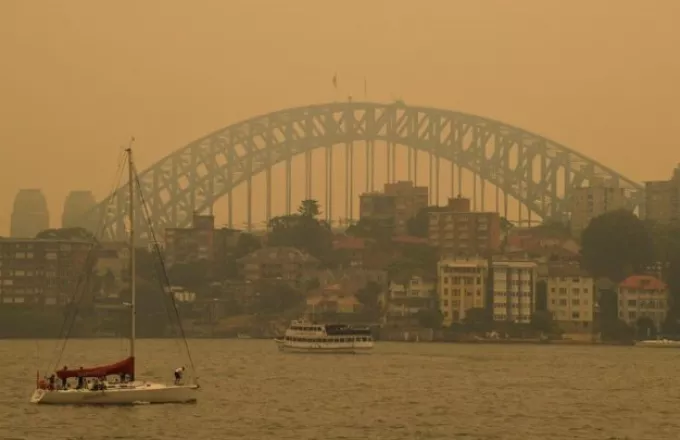 Οι πυρκαγιές που μαίνονται στην Αυστραλία απειλούν τα αποθέματα νερού στο Σίδνεϊ