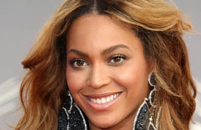 Η Beyoncé τραγουδά για τη 13χρονη Lyric Chanel που έχασε τη ζωή της λόγω όγκου εγκεφάλου (vid)