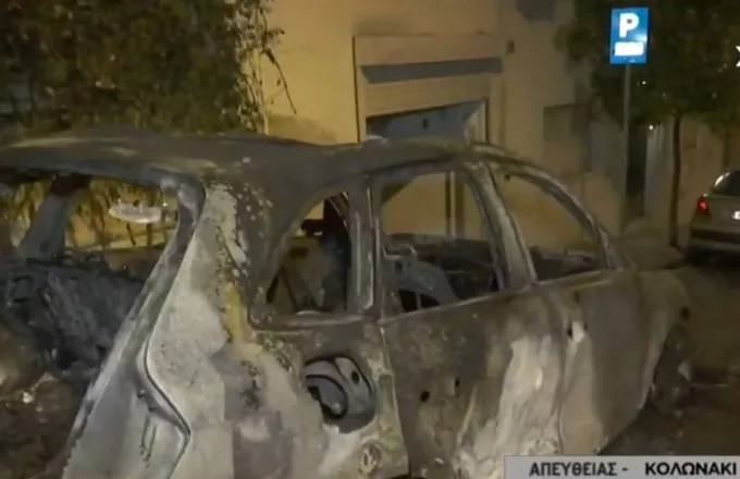 Μπαράζ εμπρηστικών επιθέσεων σε Κολωνάκι, Περιστέρι και Θεσσαλονίκη
