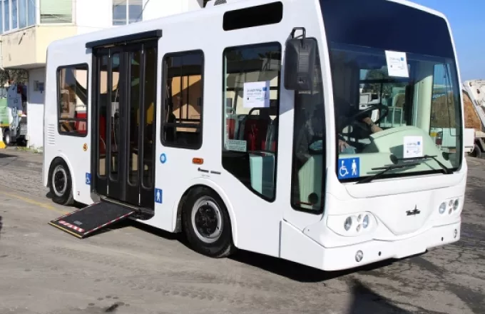 Ηράκλειο: Στο αμαξοστάσιο του δήμου το πρώτο ηλεκτροκίνητο λεωφορείο (pic)