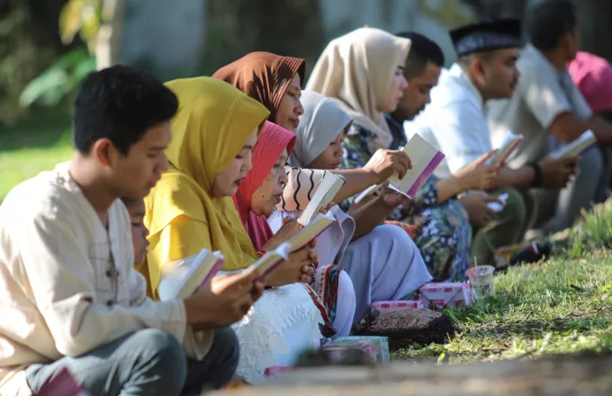 Ινδονησία: Πολίτες προσεύχονται στη μνήμη των θυμάτων του καταστροφικού τσουνάμι στις 26 Δεκεμβρίου, 2019