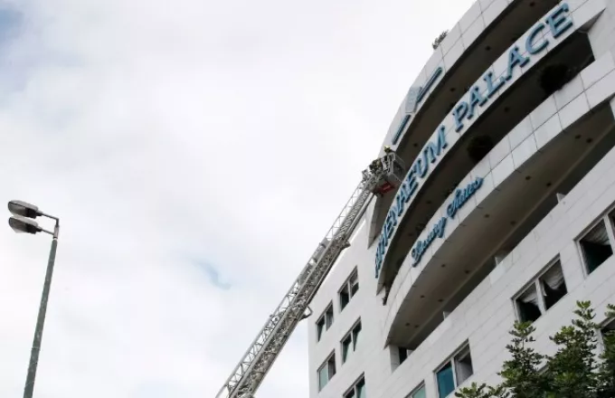 Τρεις εστίες φωτιάς σε διαφορετικούς ορόφους στο ξενοδοχείο της Συγγρού